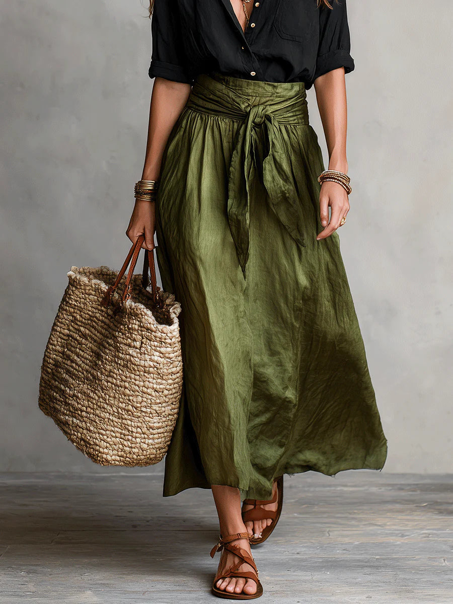 Set di Due Pezzi: Camicia Nera e Gonna Midi Verde Oliva