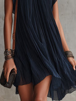 Belen | Vestito corto in chiffon plissettato ricamato con motivi floreali in blu navy