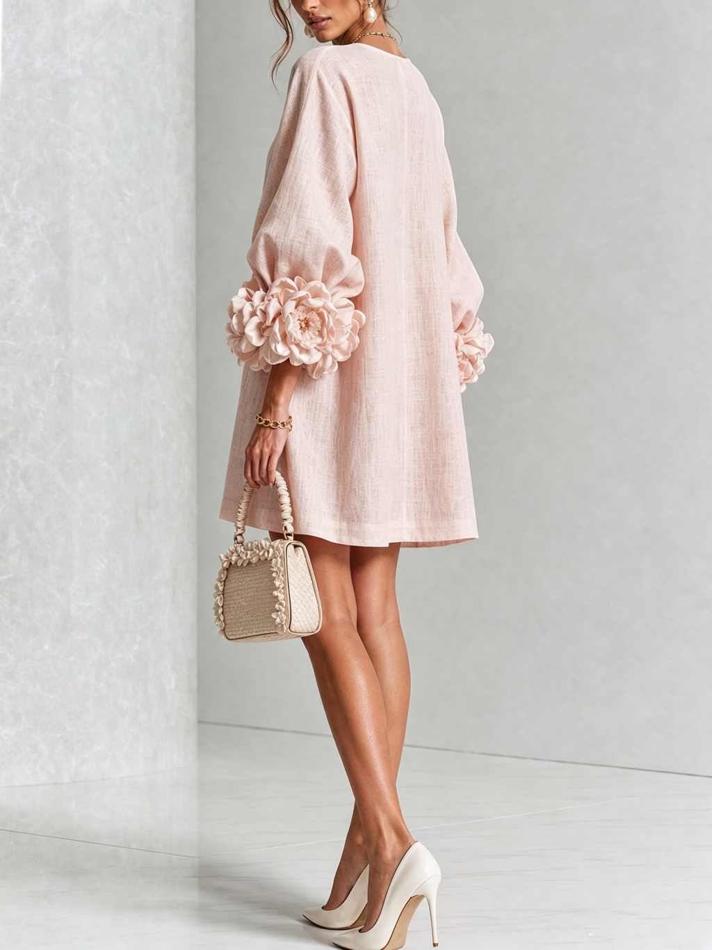 Valentina | Vestito Mini Rosa con Fiori e Maniche a Fiore Impattanti