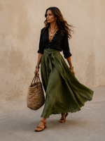 Set di Due Pezzi: Camicia Nera e Gonna Midi Verde Oliva
